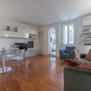 Saragozza Modern , Bologna Italia